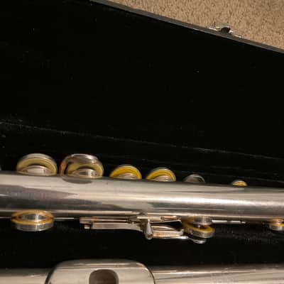 Gemeinhardt Closed Hole Flute w/All New Pads, Clean image 6
