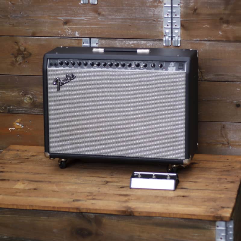 Fender Ultimate Chorus DSP PR 204 Combo image 1