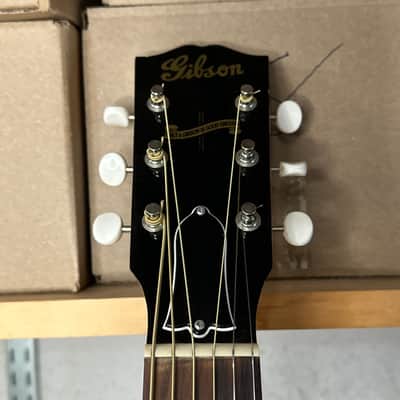 Gibson J-35 2018 - Antique Natural OHSC NICE! image 4