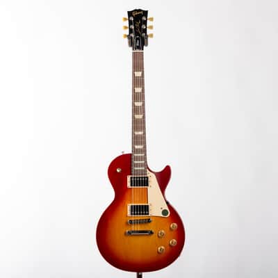 Gibson Les Paul Tribute Satin, Satin Cherry Sunburst | Demo image 2