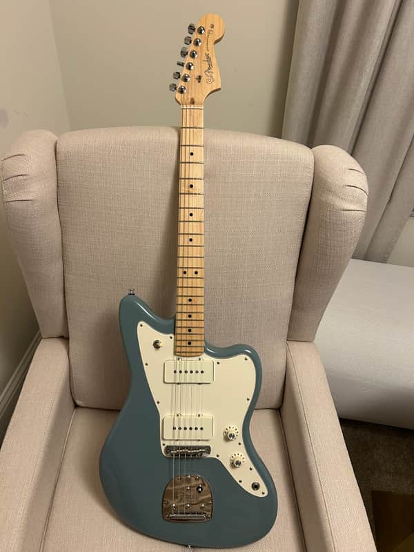 Fender American Professional Jazzmaster with Maple Fretboard 2017 - 2019 - Sonic Grey