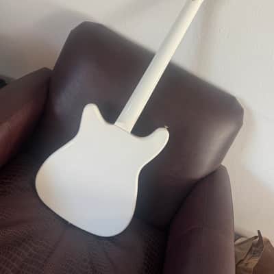 1960's reissue Epiphone Limited Custom Shop Wilshire in Vintage alpine white image 6