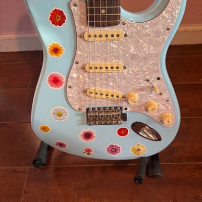 Fender Noiseless pickups, fender bridge, unknown body - Sonic blue image 2
