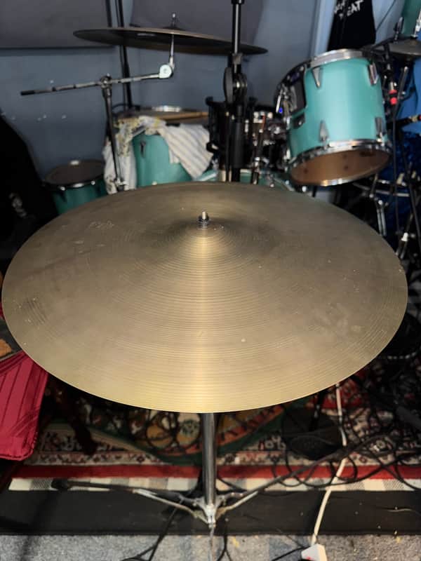 Zildjian Avedis 18" Crash image 1