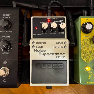 Custom pedalboard w/ IK Multimedia TONEX Pedal + Plumes EarthQuaker Signal Shredder + Boss NS-2 + Crybaby Original Wah + Accessories image 4