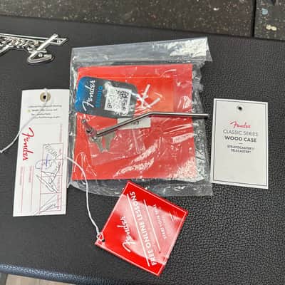 Fender Limited Edition 50th Anniversary Dave Murray Stratocaster w/Hard Case Customer Return image 8