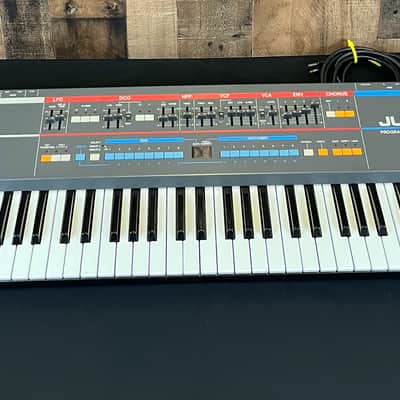Roland Juno-106 61-Key Programmable Polyphonic Synthesizer 1984 - 1985 - Black image 2
