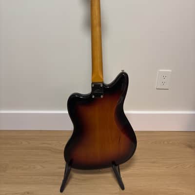 Fender Vintera '60s Jaguar with Pau Ferro Fretboard 2019 - 2023 - 3-Color Sunburst - Upgraded image 3