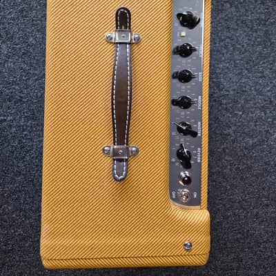 Fender Blues Junior LTD - Lacquered Tweed with Foot Switch and Amp Cover image 2