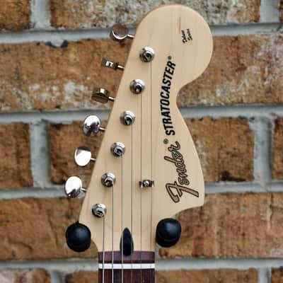 Fender Limited Edition Tom DeLonge Stratocaster Rosewood Fingerboard, Black image 3