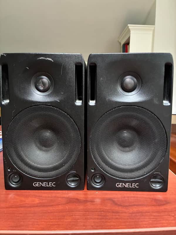 Genelec 1029A 5" Powered Nearfield Studio Monitor (Pair) 1996 - 2005 - Black image 1