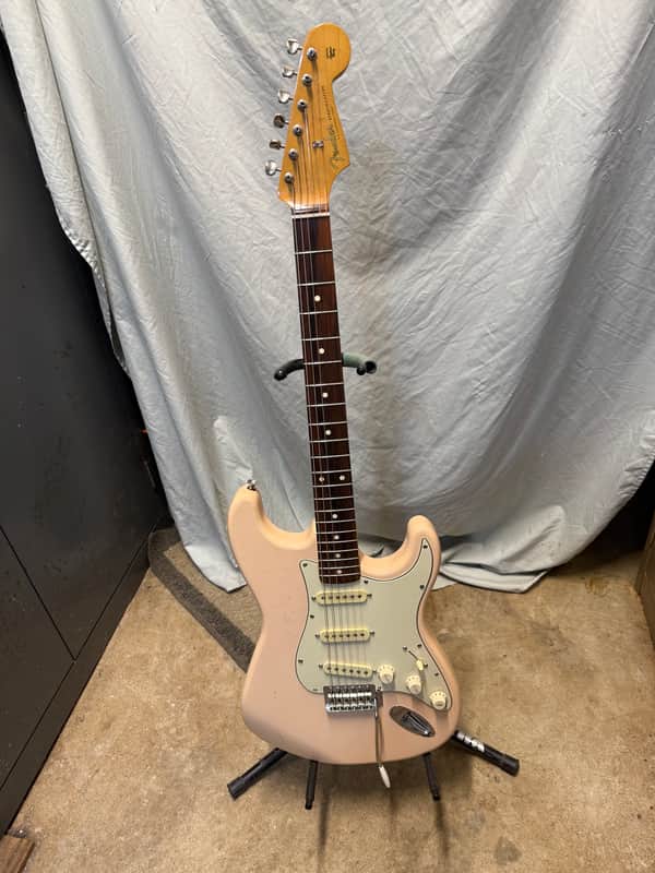 Fender Strat 60’s style partscaster - Shell pink image 1