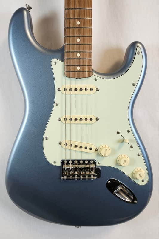 Fender Vintera '60s Stratocaster, Pau Ferro Fingerboard, Ice Blue Metallic, w/Bag image 1