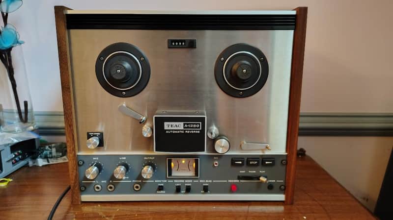 TEAC A1250 reel to reel in excellent condition, serviced - 1970's image 1