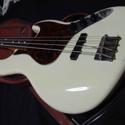 Rare Vintage Fender Japan JV JB62 Jazz Bass Vintage White w/gigbag 1982-83 image 9