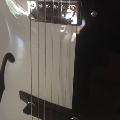 D'Angelico floating pickup image 3
