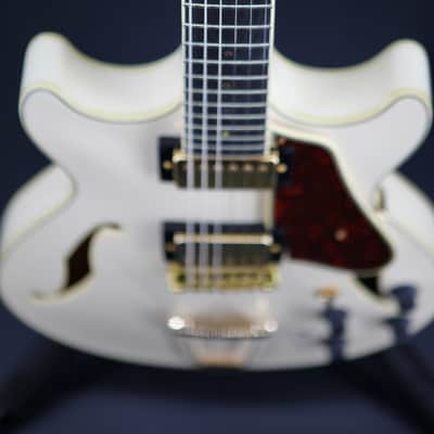 Ibanez AMH90-IV Artcore Expressionist Ivory image 8