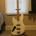 Fender Player Jazz Bass with Maple Fretboard 2018 - 2020 Polar White