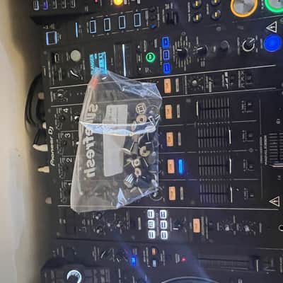 2x Pioneer CDJ 2000 NXS2 Nexus 2 Professional Multi Player/Djm 900 NXS2 image 2