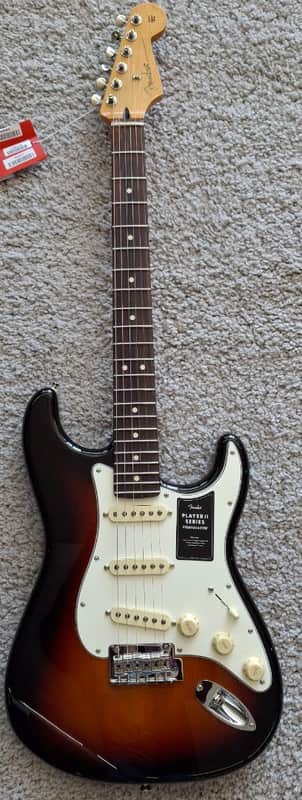 Mint Fender Player II Stratocaster, Rosewood Fingerboard, 3 Color Sunburst - MIM image 1