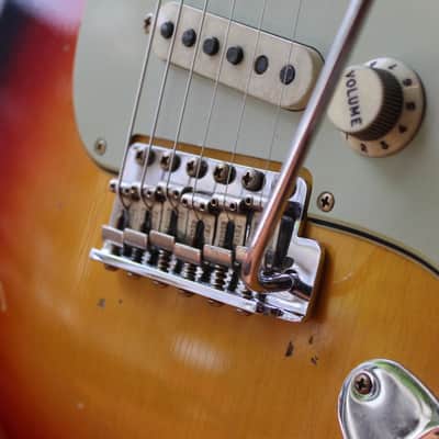 FENDER "Michael Landau Signature 1968 Stratocaster, Round-Laminated Rosewood, Bleached 3-Color Sunburst" HARDCASE, PAPERS, 3, 58 KG image 8