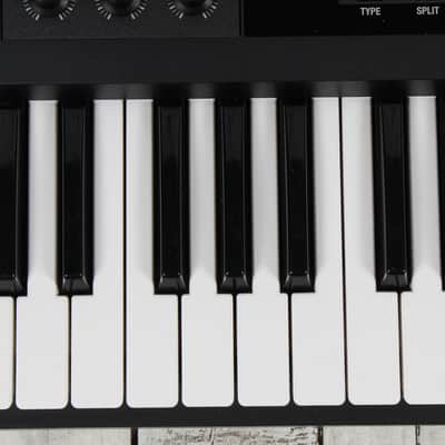 Roland V-Combo VR-09 Performance Keyboard w 2 Controllers Manual & Power Supply image 8