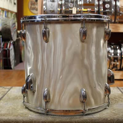 1960s Slingerland 14x14 Floor Tom in White Satin Flame Pearl image 3