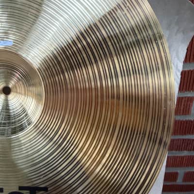 Paiste 18" Signature Full Crash Cymbal 1989 - Present - Traditional image 12