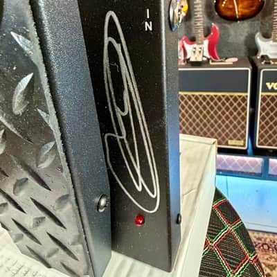 Morley MARKTREMONTI WHA WHA ( Signed by Mik image 2