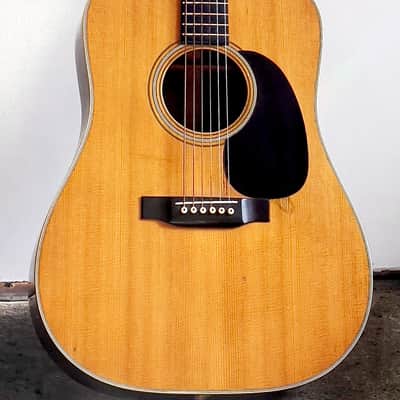 MARTIN D-28 1972 - Natural image 1