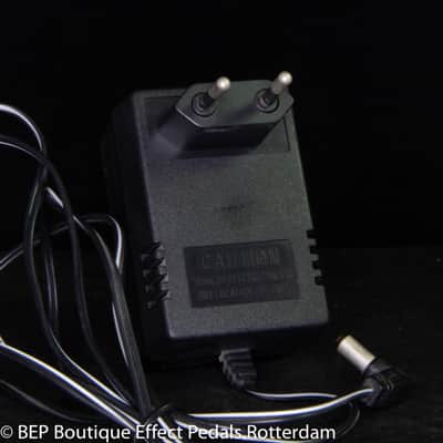 Electro-Harmonix MKD41 - 1800500GS 18 Volt DC Adapter European plug. image 2