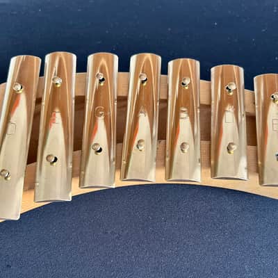 Auris 7-tone pentatonic glockenspiel - wood and brass image 3