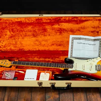 Fender STRATOCASTER 1963 - 3 TONE SUNBURST image 1