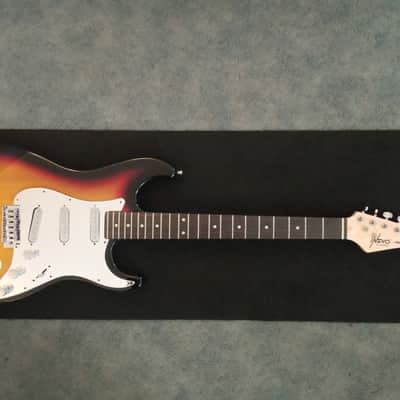 ~Cashified~ Indio Strat-Style w/Deluxe Gig-Bag image 4