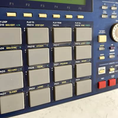 Akai MPC1000 Music Production Center 2004 - 2013 - Blue image 4