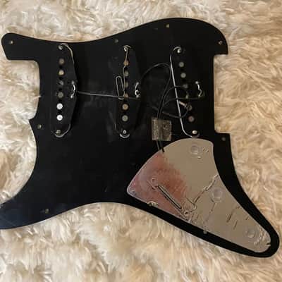 Squier Strat Pickguard with pick-ups not sure - white image 1