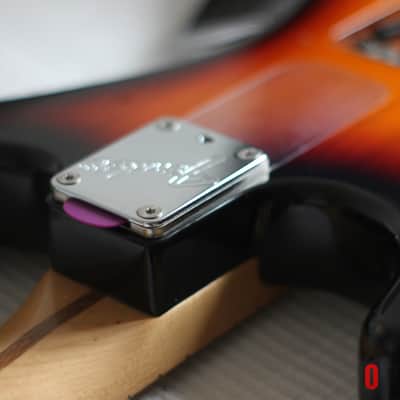 Patented invisible guitar wall hanger compatible FenderÂ® with rectangular plate - 3 kits image 9