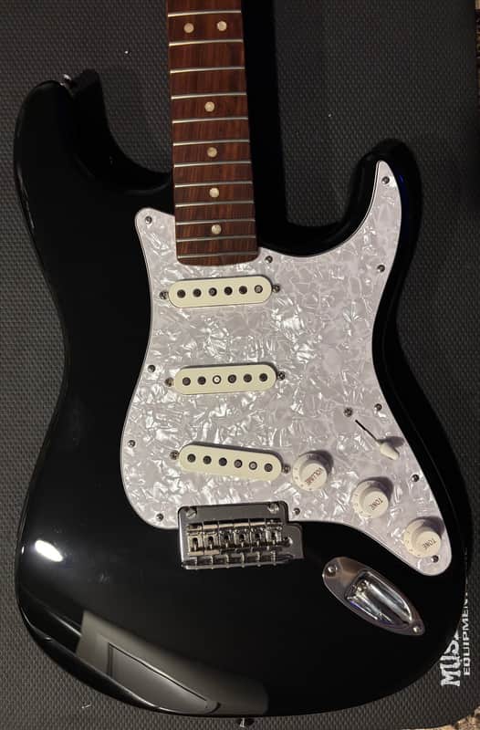 Fender Player Stratocaster with a Player Plus Pau Ferro Fretboard Black