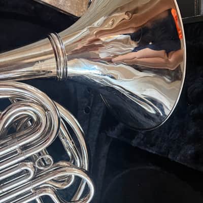 Silver  Double French Horn with case and mouthpiece image 4