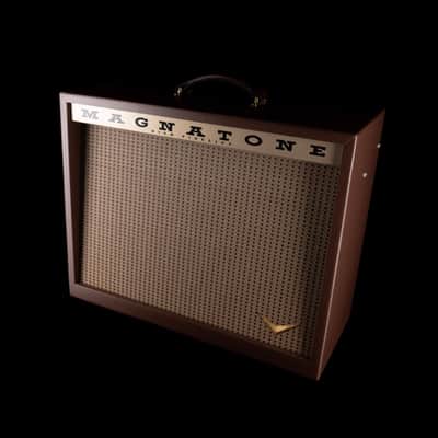 Pre Owned Magnatone Mono Twilighter Guitar Amp Combo With Footswitch and Cover image 3