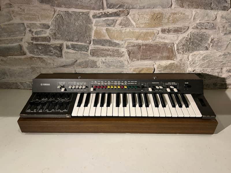 Yamaha SY-1 Synthesizer with original case image 1