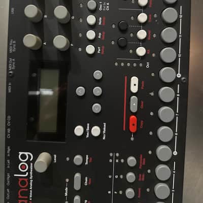 Elektron Analog Four MK1 2013 - Black red image 2