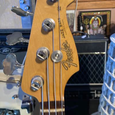 Fender Classic Series 60s Jazz Bass 2017 - 3 Color Sunburst image 5