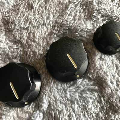 Real Life Relics Fender® Replacement Jazz J Bass® Knobs (Set of 3)    [DO3]
