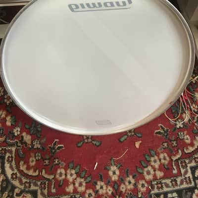 Ludwig Striders 28” bass drum head image 2