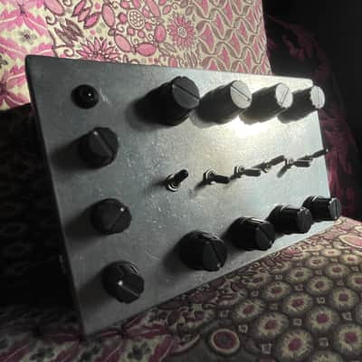 Subtle Noise Maker Weird Sound Generator 2010 - Silver image 3