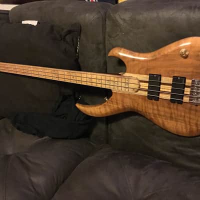 Chazz guitars Custom electric Bass Jazz 2015 Emgs gotoh - Maple ? Custom one of a kind image 3