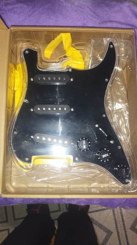 Strat Pickguard Strat 2000s image 1