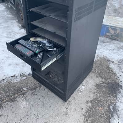 Middle Atlantic 21U professional Rack with Drawer and Lock  model ERK-2125LRD 2010s Black image 2