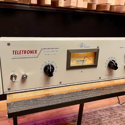 Universal Audio Teletronix LA-2A Leveling Amplifier / Optical Compressor. LA 2A LA2A image 3